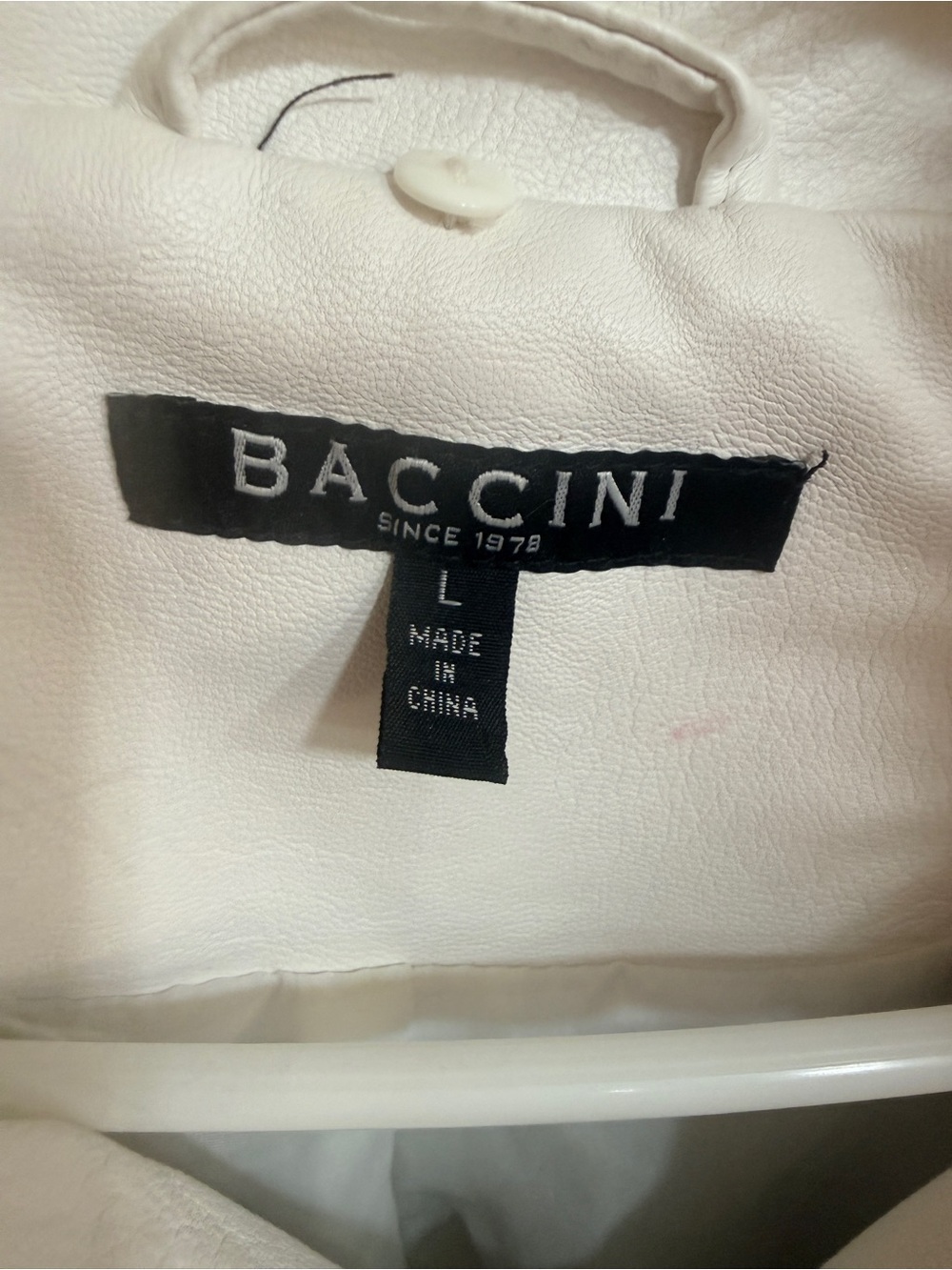 Baccini White Faux
Leather coat w/faux fur
removable collar moto style
EUC Lg - Picture 3 of 12